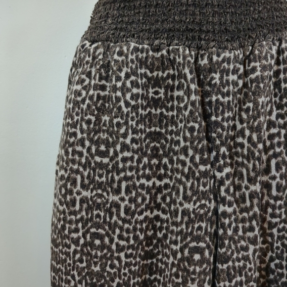Democracy High Rise Wide Leg Capri Leopard Print Pants Size M - Picture 2 of 9